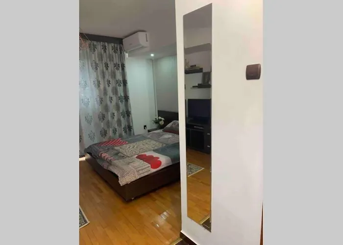 Lovely In The Heart Of Appartement Boekarest
