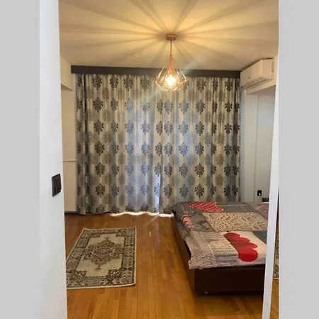 Lovely In The Heart Of * Bukarest